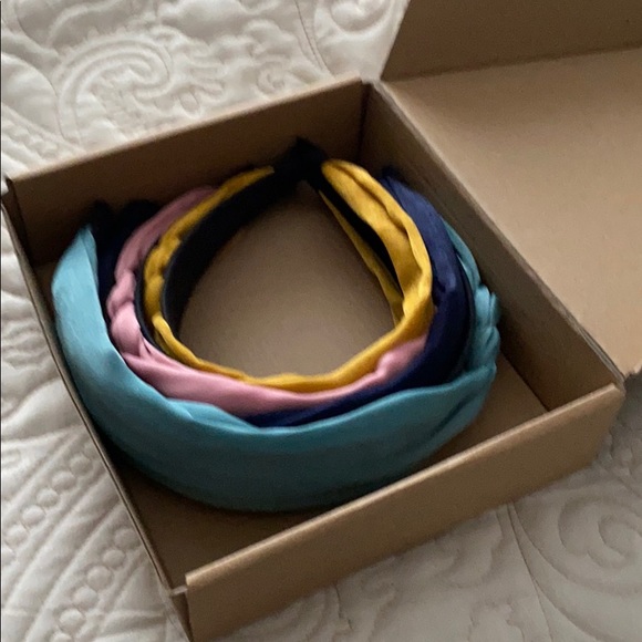 Four headbands - Picture 8 of 8